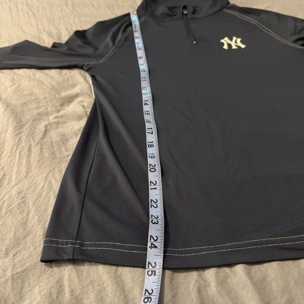 New York Yankees 1/4 Zip Long Sleeve Lightweight Shirt By‎ Stitches Youth Large